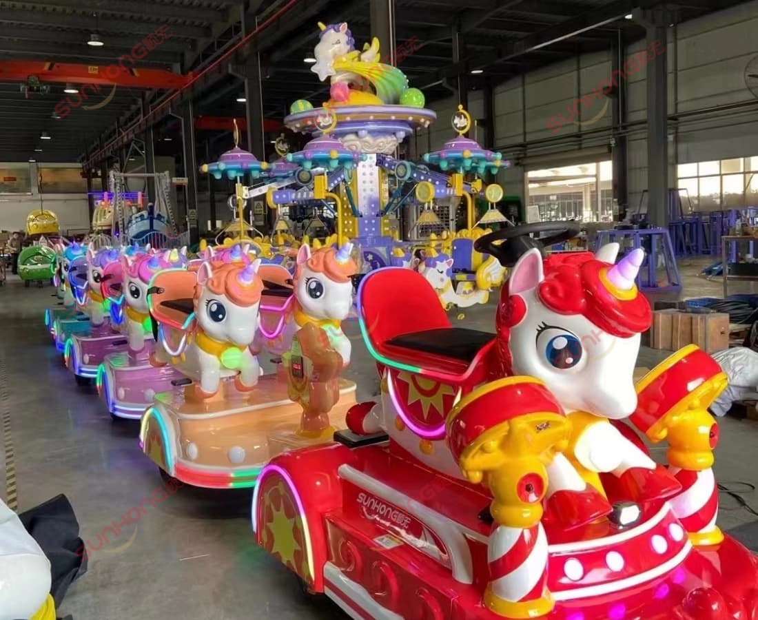 bilik pameran-kereta-unicorn-dengan-karousel - SUNHONG Kereta api unicorn di bilik pameran dengan karusel dan tunggangan hiburan - SUNHONG