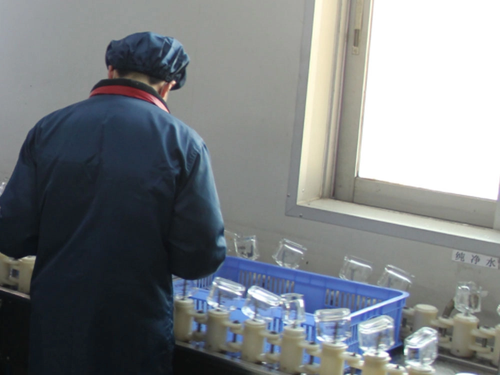 10.-Perfume-Bottles-Drying - Kartun