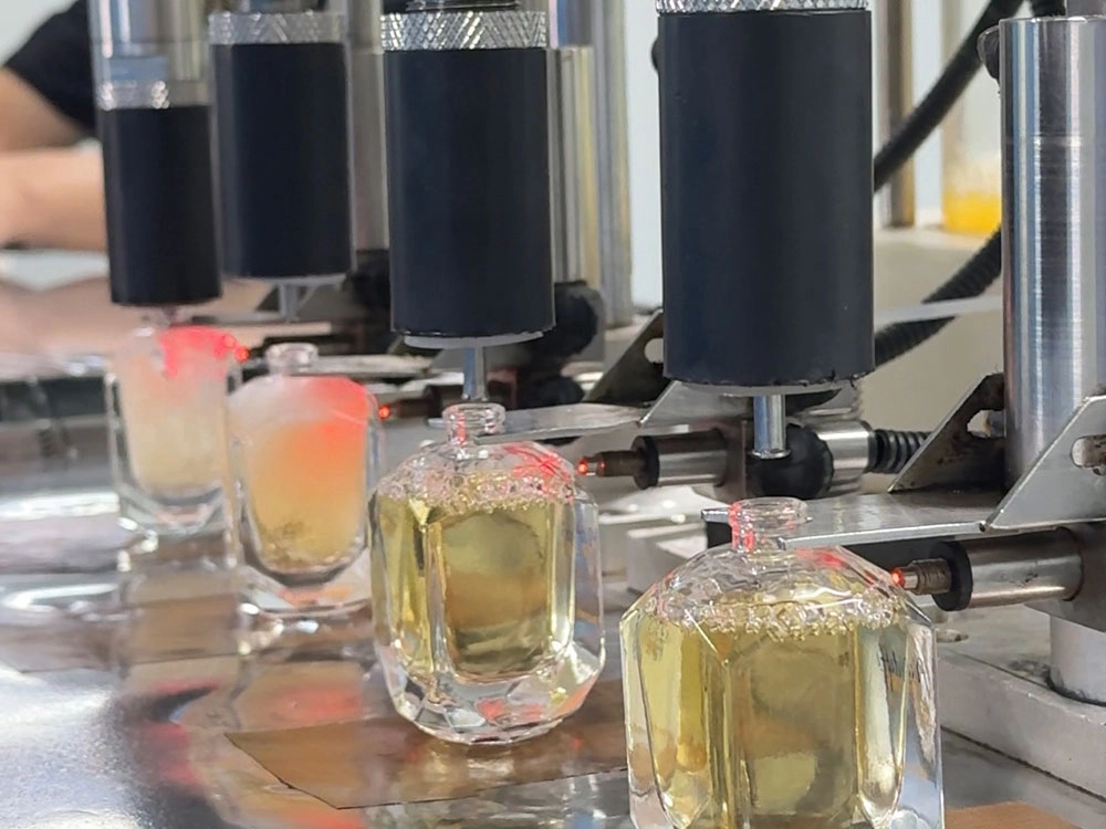 11.-Perfumes-Filling-Process(1) - Kartun