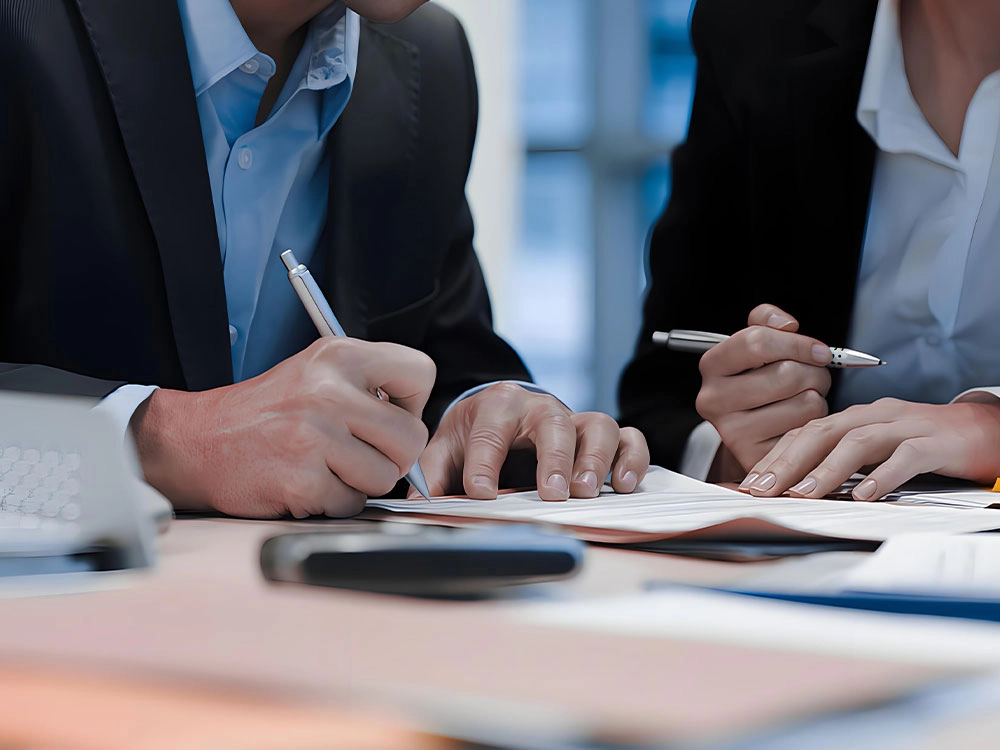 7--Signing-A-Contract - Kartun