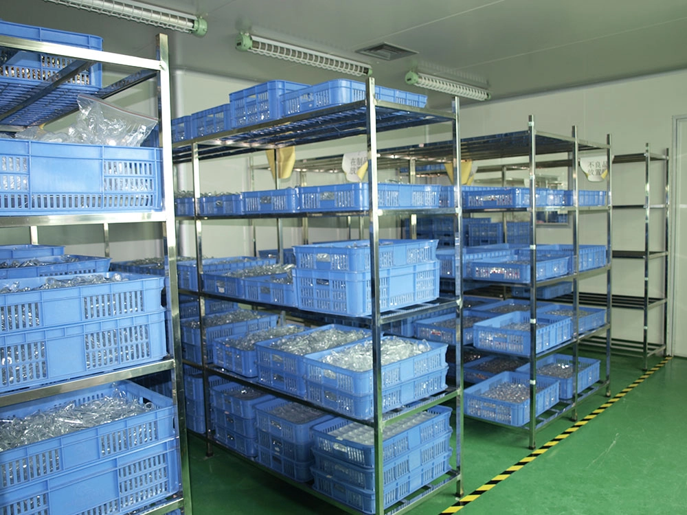 8.-Perfume-Bottles-Inspection - Kartun