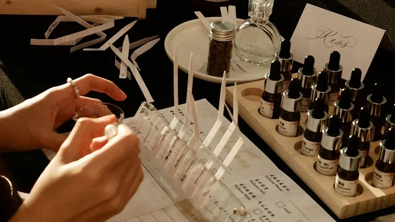 Kartun-focuses-on - Kartun