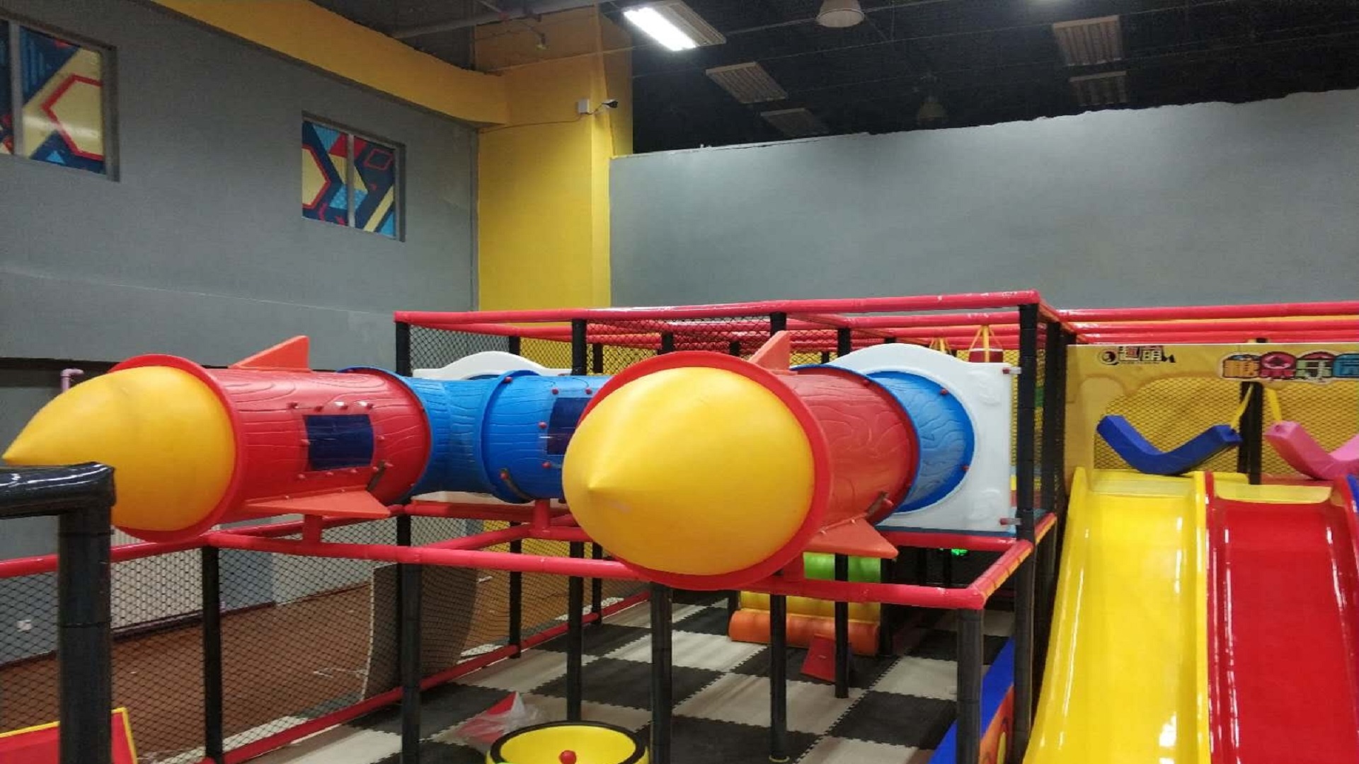 High-Quality Fitness Trampoline Park For Kids And Adult