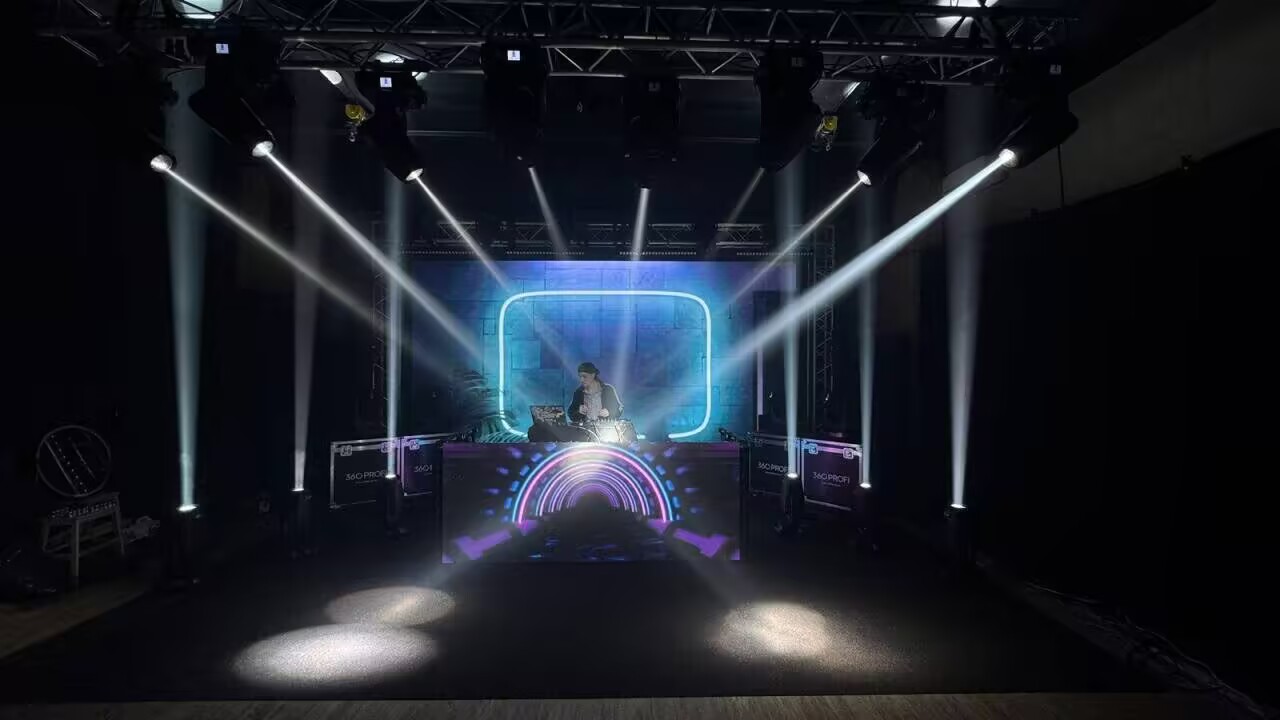 EC9FB60B41D90C3F8047E04FBF586D24