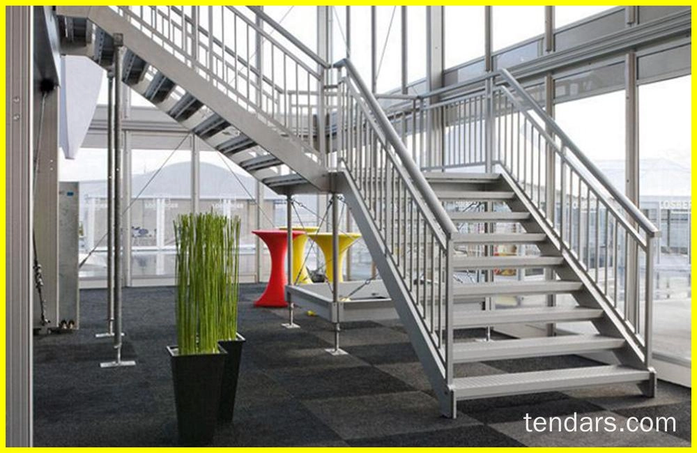 escalier de tente à deux étages