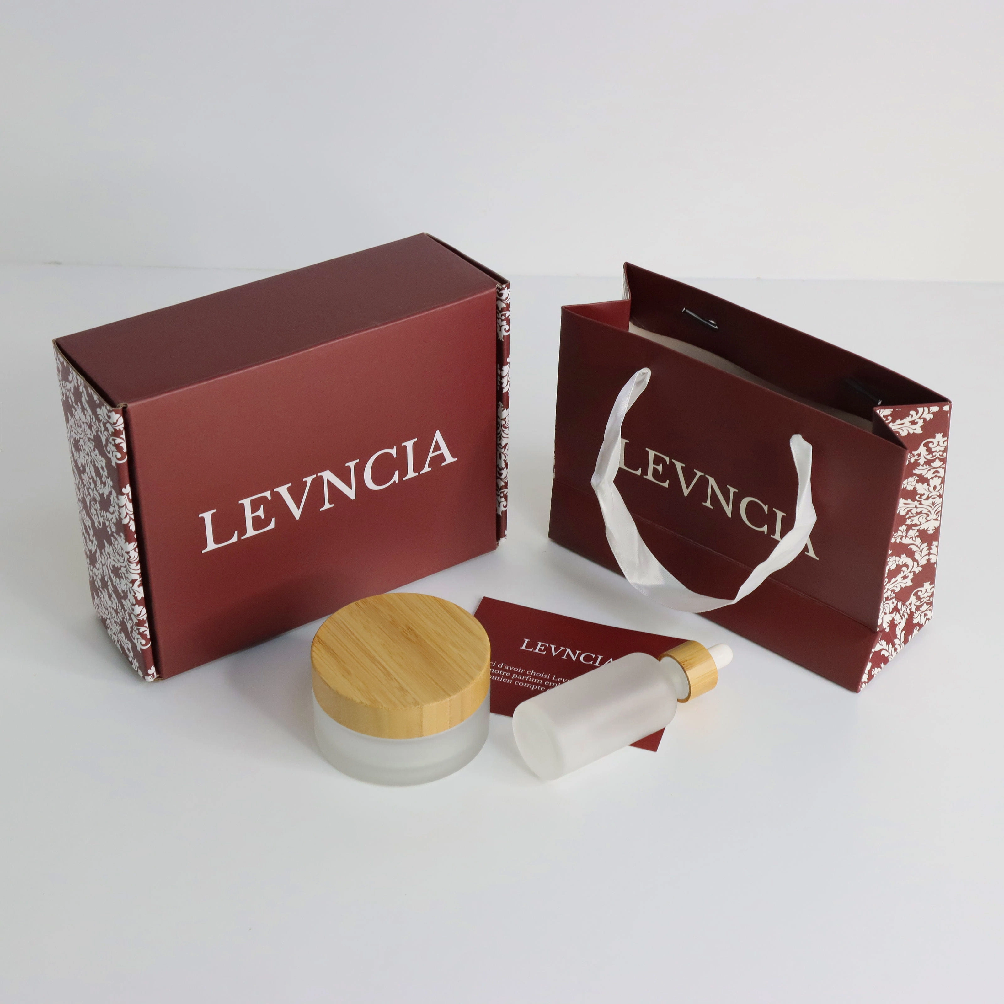 Elegant brown box with decorative patterned sides - QianXun