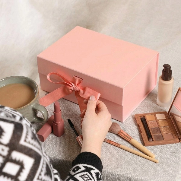 High-end foldable magnetic cosmetic box design - QianXun