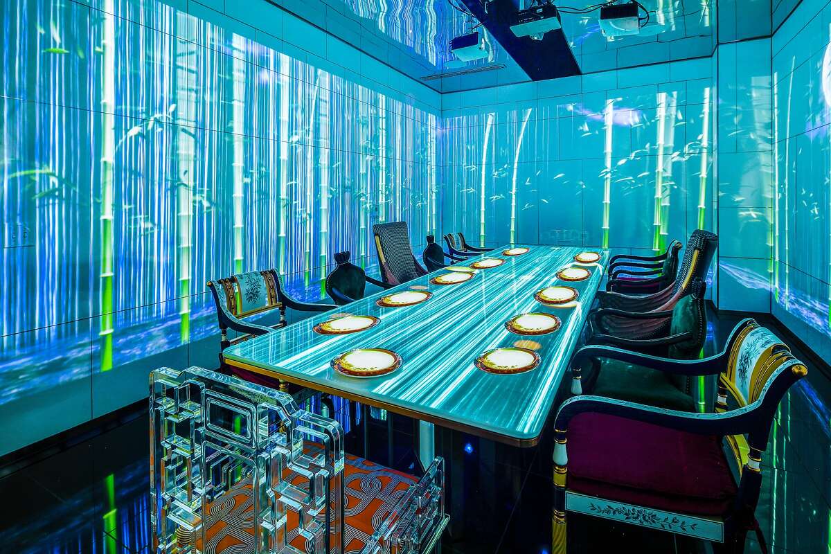 Luxurious dining room offers an immersive dining experience​.