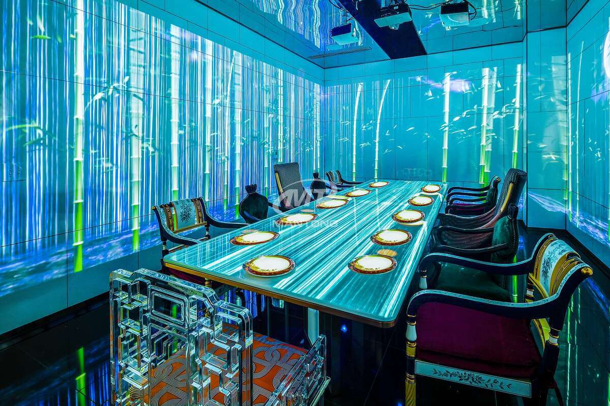 immersive dining experience Luxurious dining room offers an immersive dining experience.