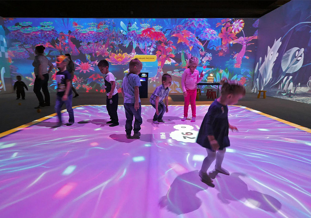 Indoor floor projection_01