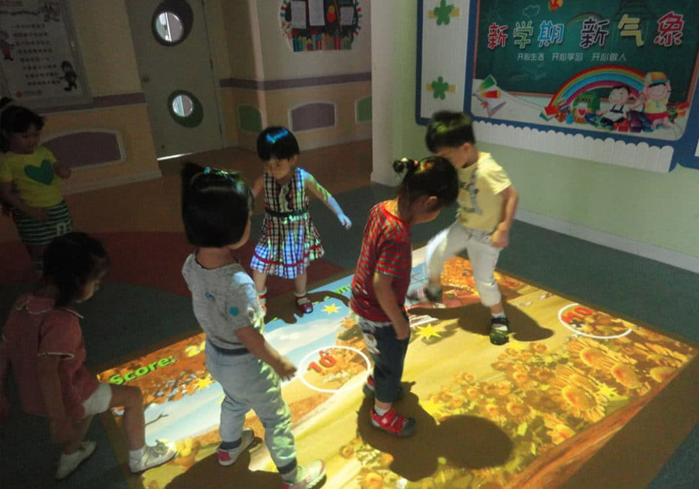 Indoor floor projection_04