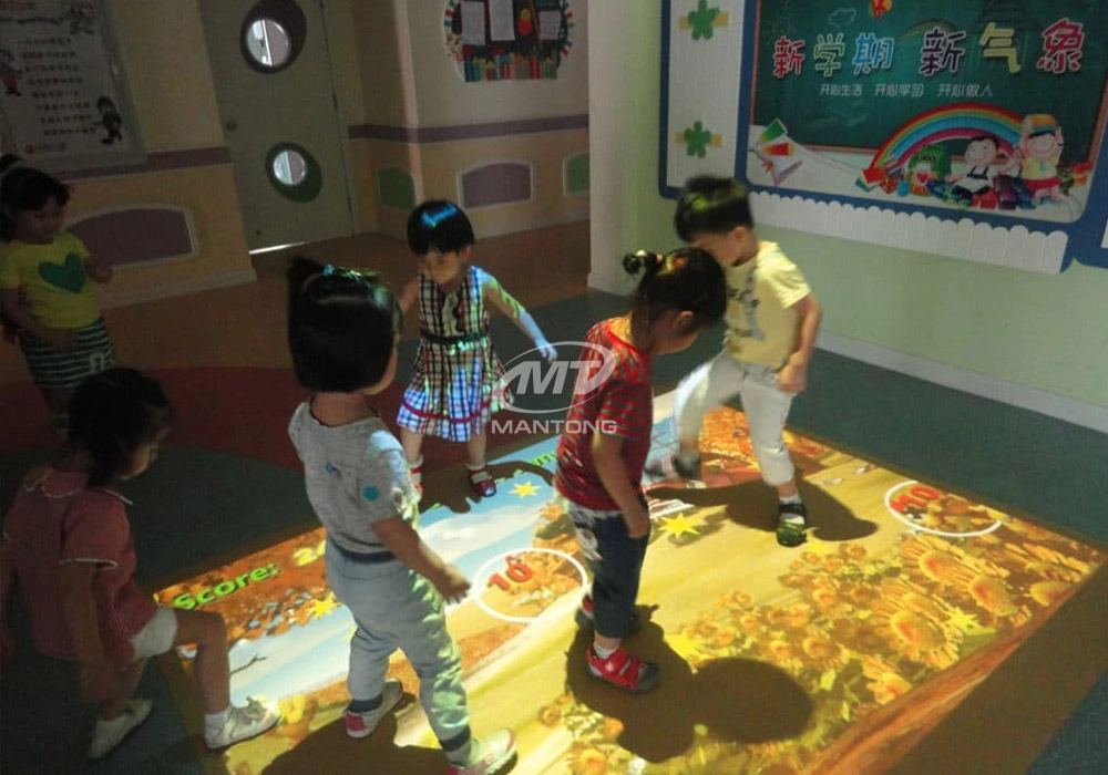 Indoor floor projection_04