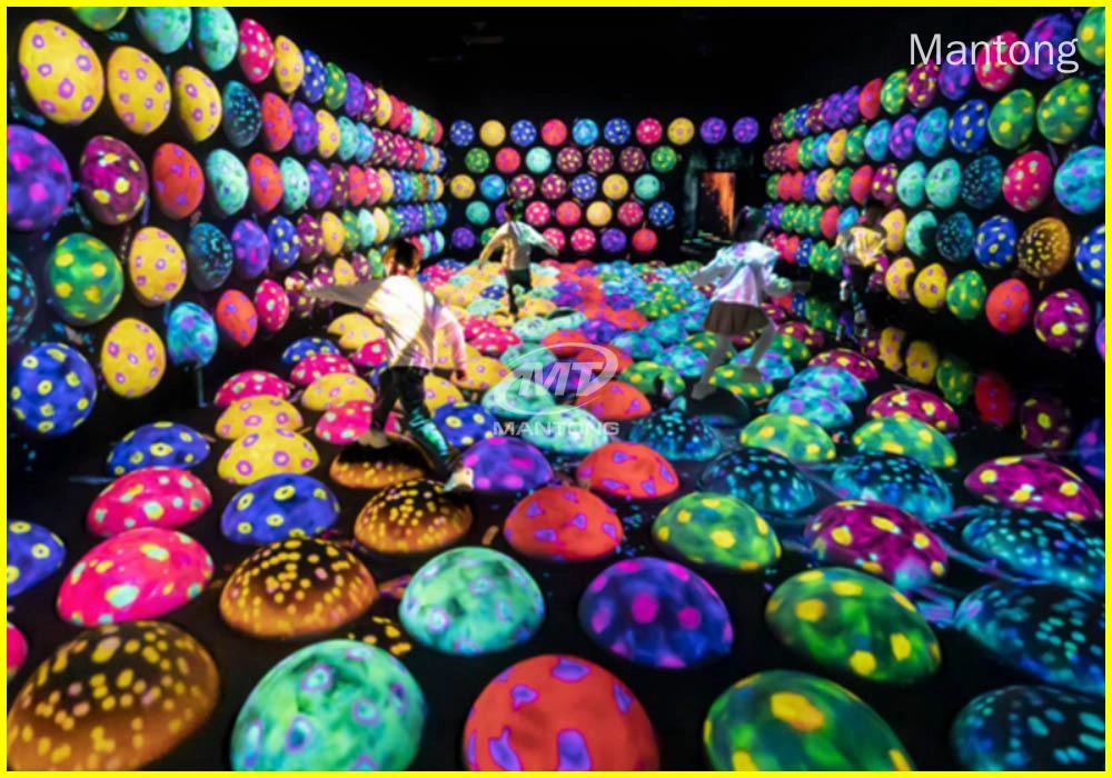 Interactive projection games rotating bouncing sphere_03