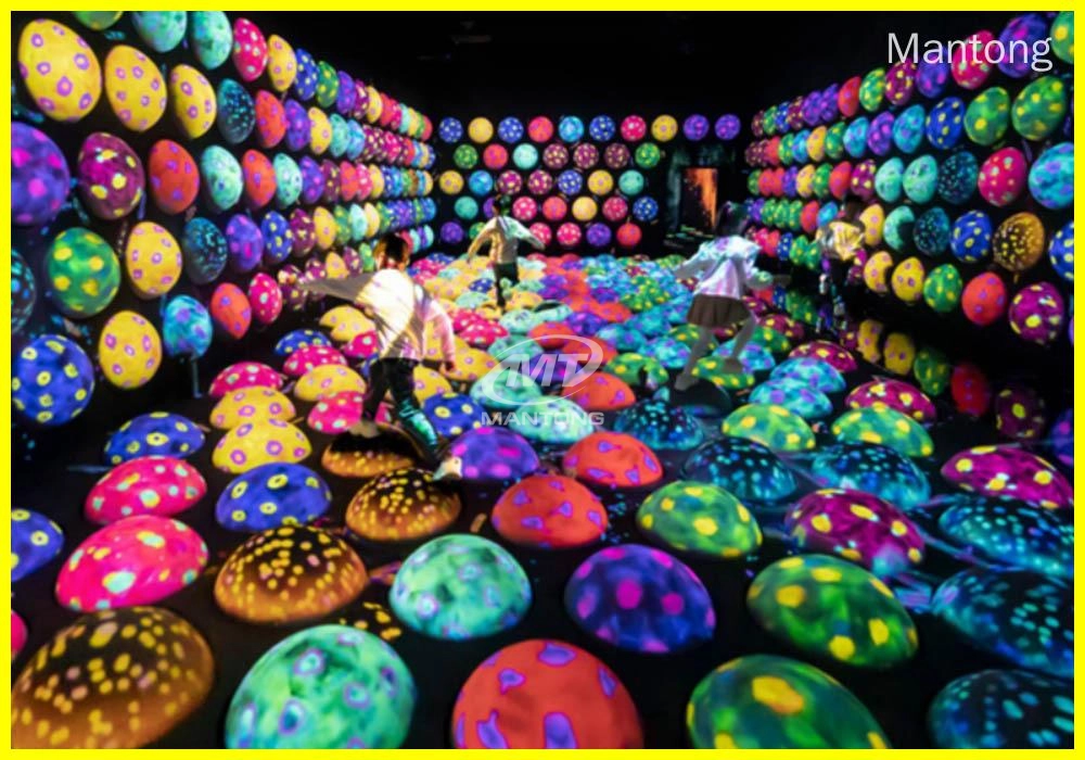 Interactive projection games rotating bouncing sphere_03