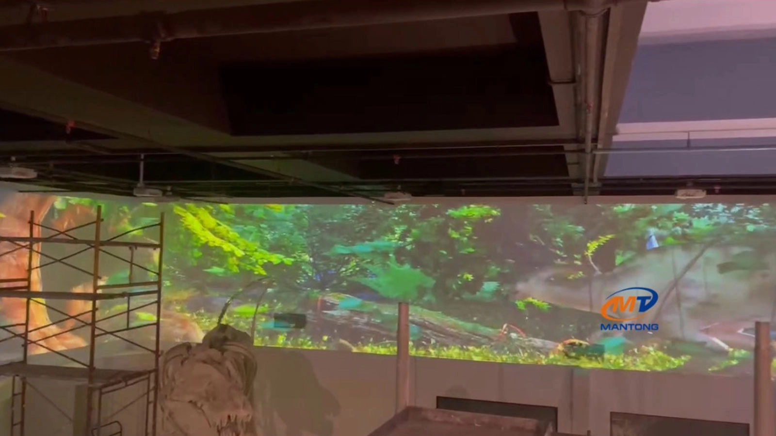 Wall-Projection-Solution-For-A-Dinosaur-Themed-Museum