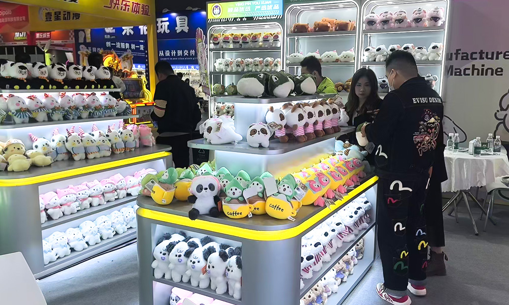 YPFuns claw machine prize