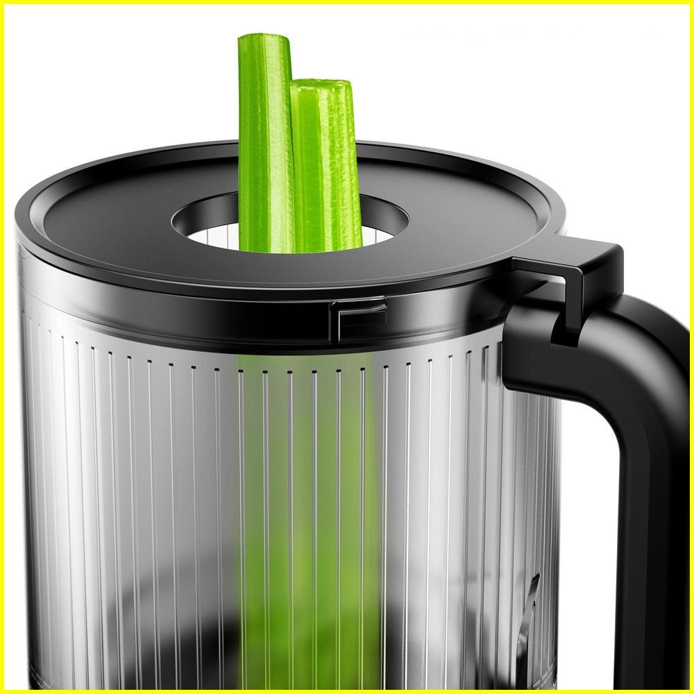 Put the juicing bowl to the power base