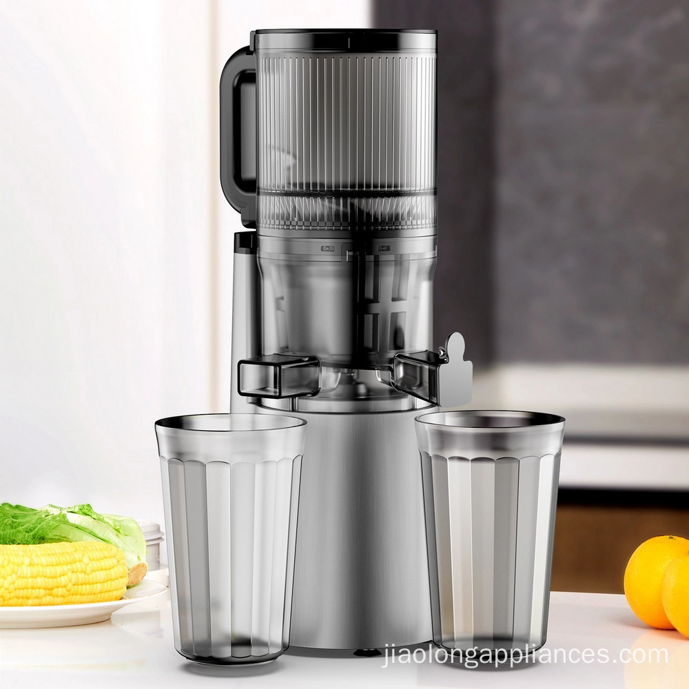 Put the juicing bowl to the power base