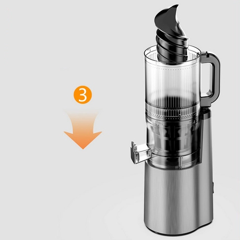 Insert the squeezing auger into the feeding cup, twist and lock it on the driving head