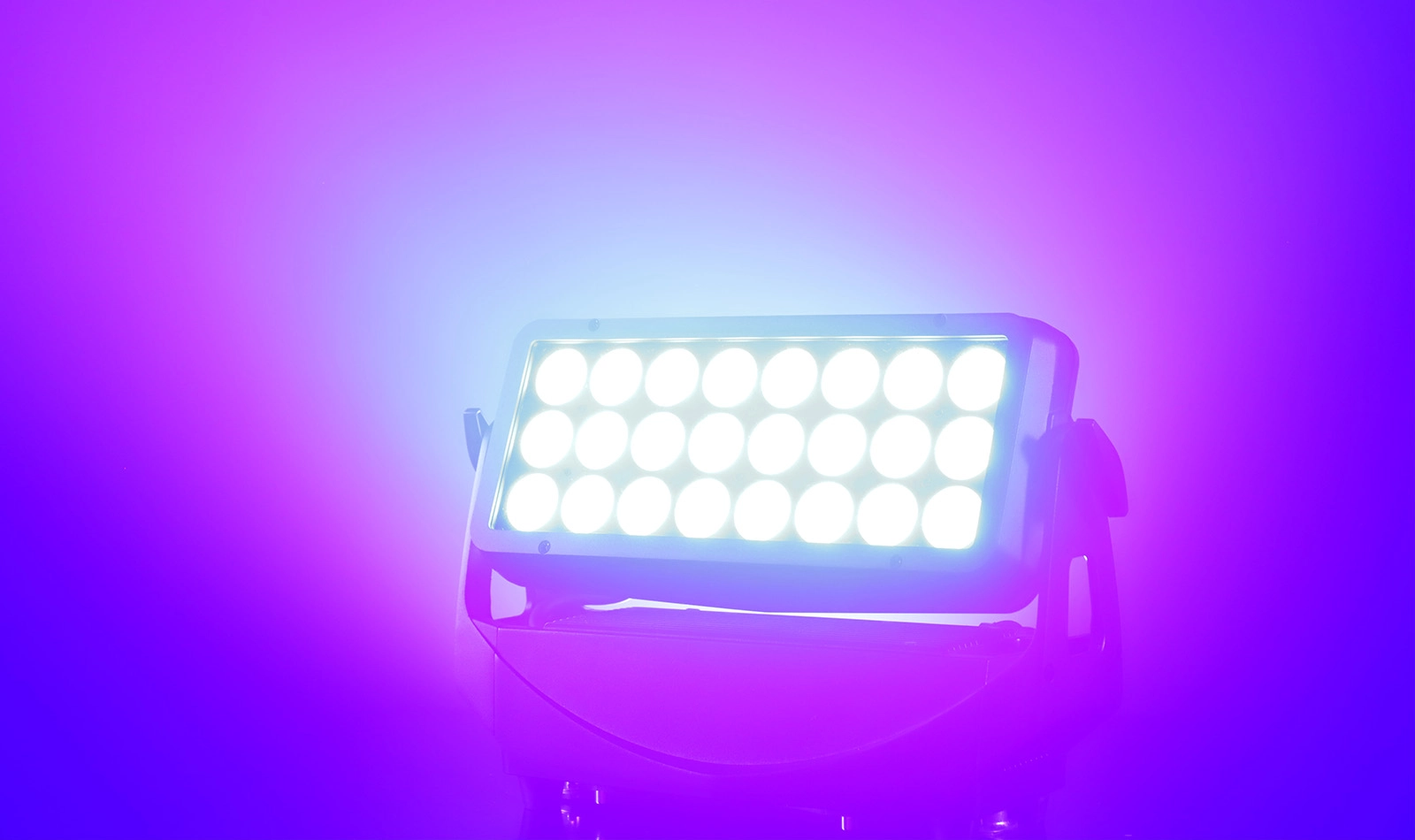 24x20W RGBW 4in1 IP65 Wall Wash 6 Segments with purple stage wash effect - Colorful Light