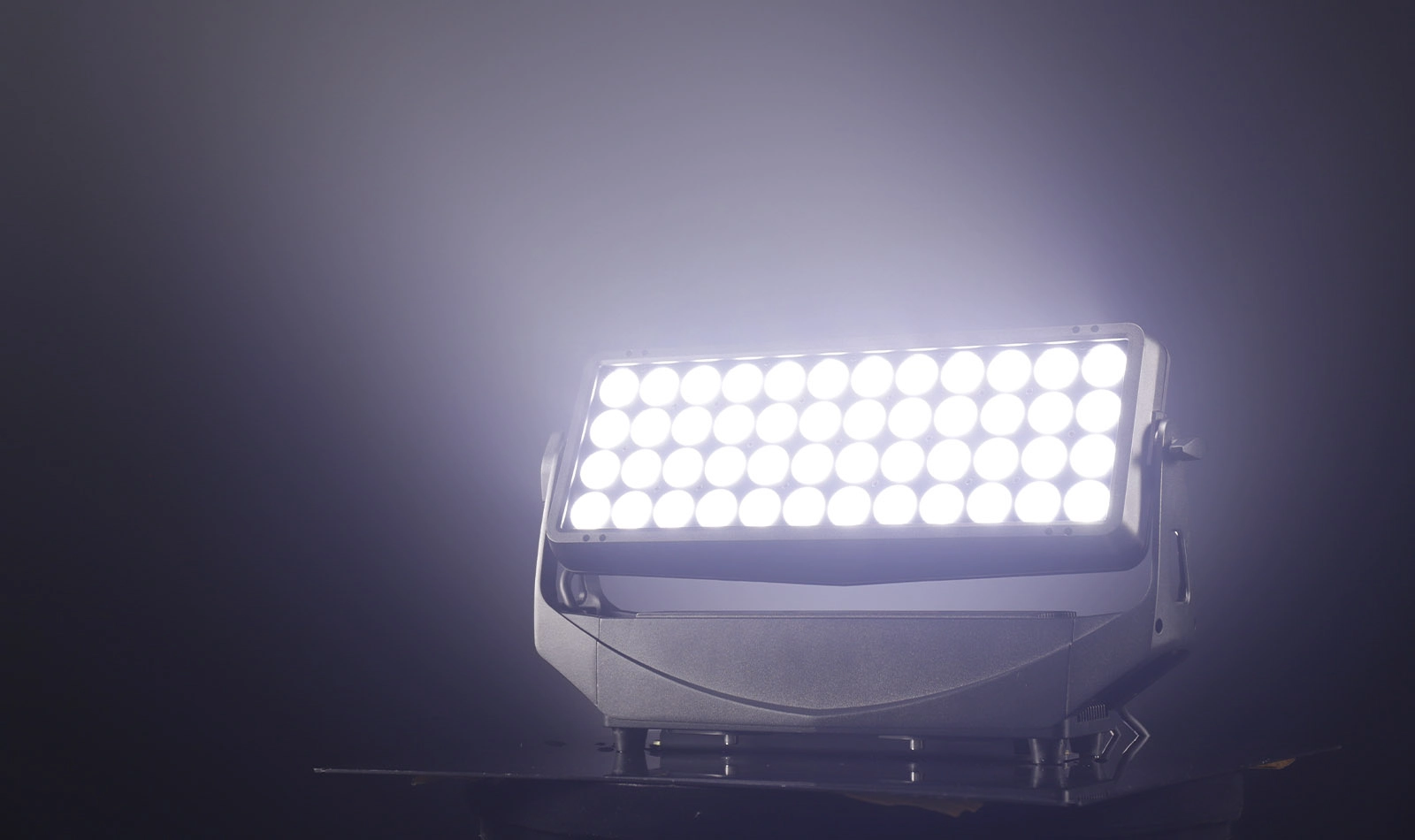 48x20W RGBW 4in1 IP65 Wall Wash 8 Segments with bright white wash effect - Colorful Light