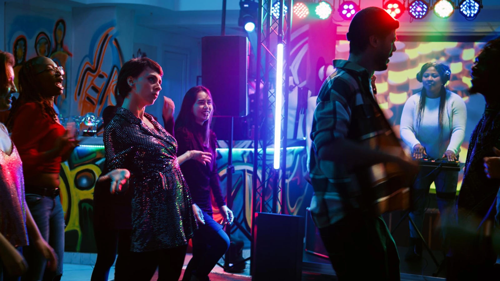 DMX512 LED club lighting solution for bars, nightclubs and DJ booths - Colorful Light
