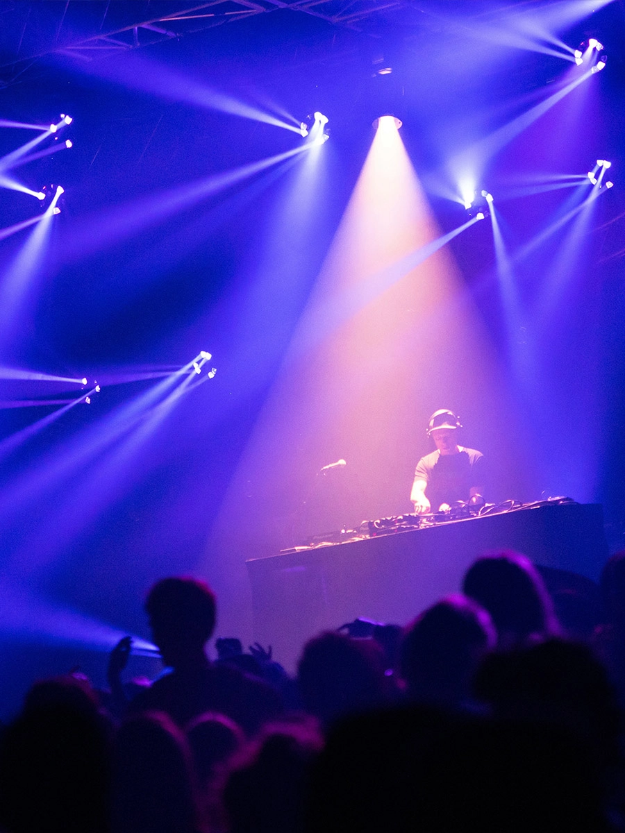 Nightclub LED lighting effects with beams for DJs and dance floors - Colorful Light