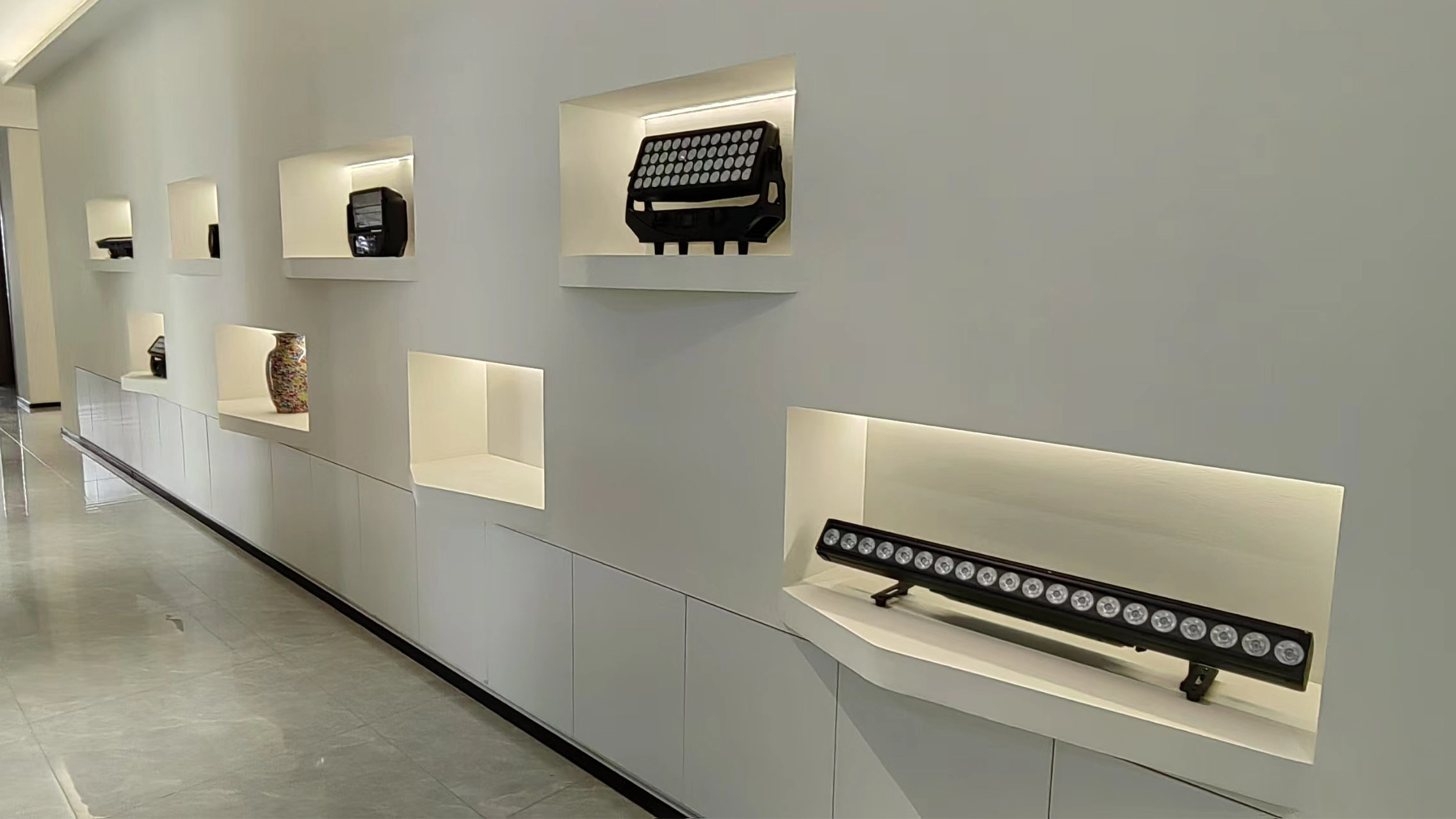 Product Wall-01 - Colorful Light