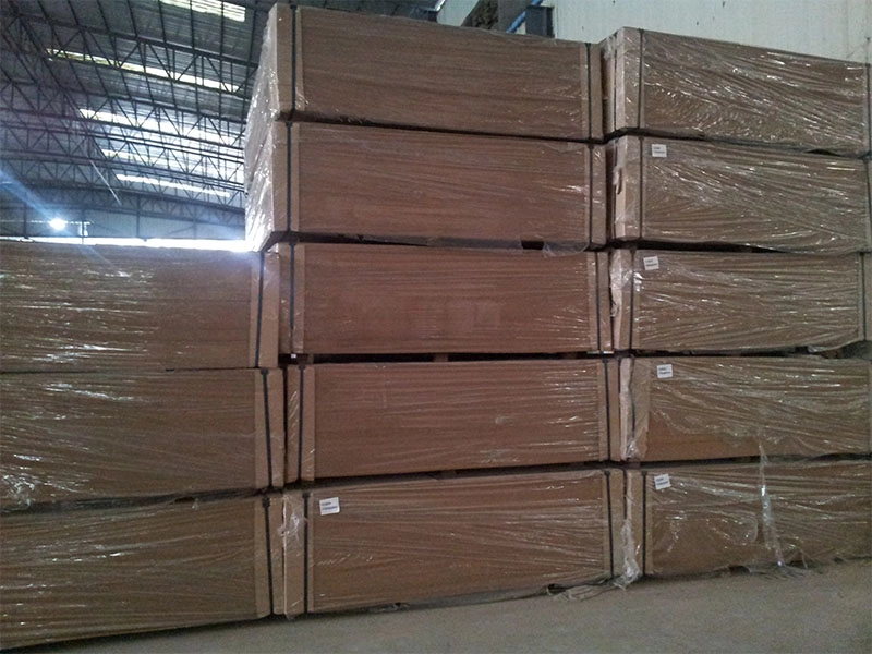 harga pintu kayu solid