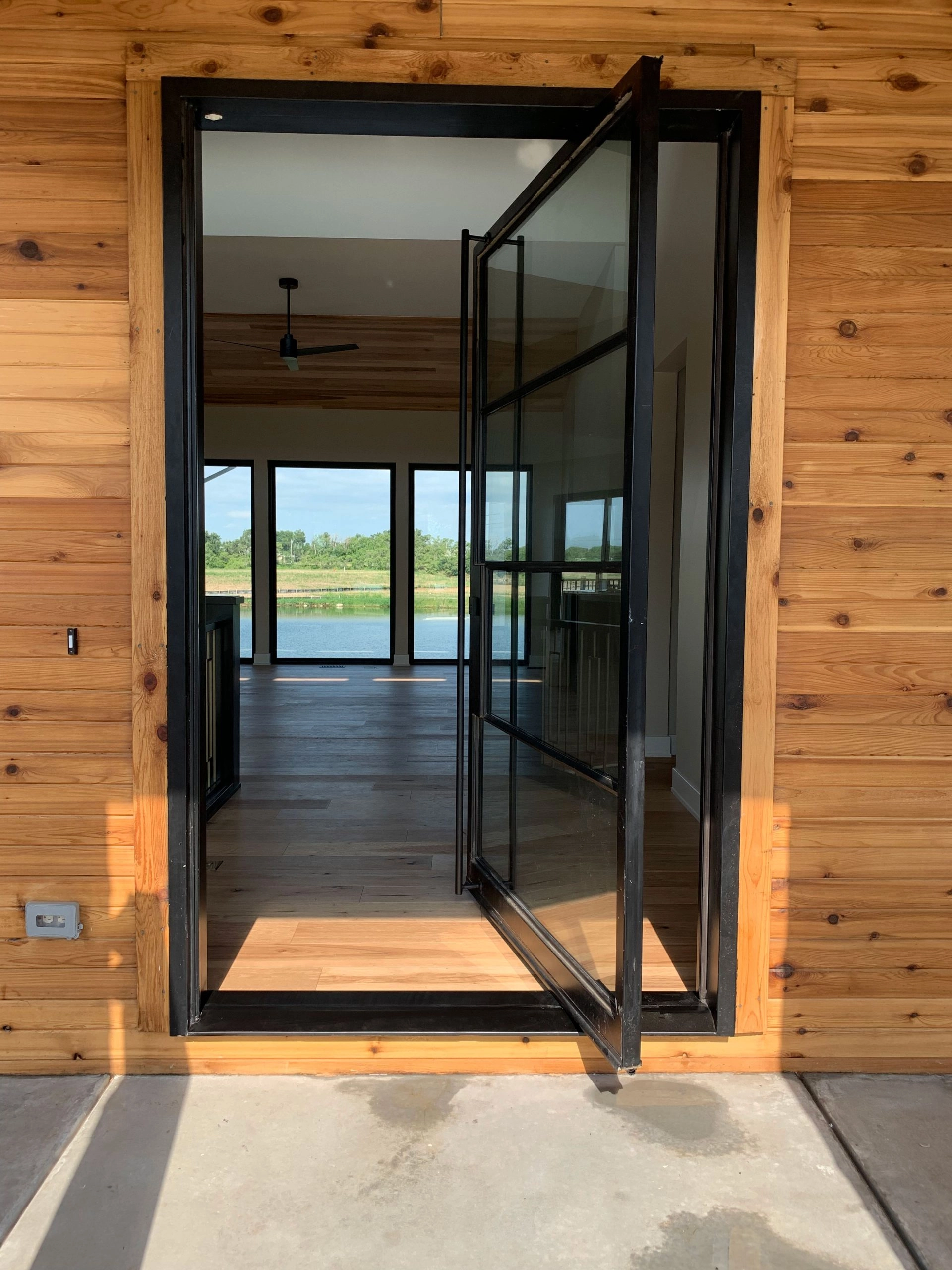 pivot door 10