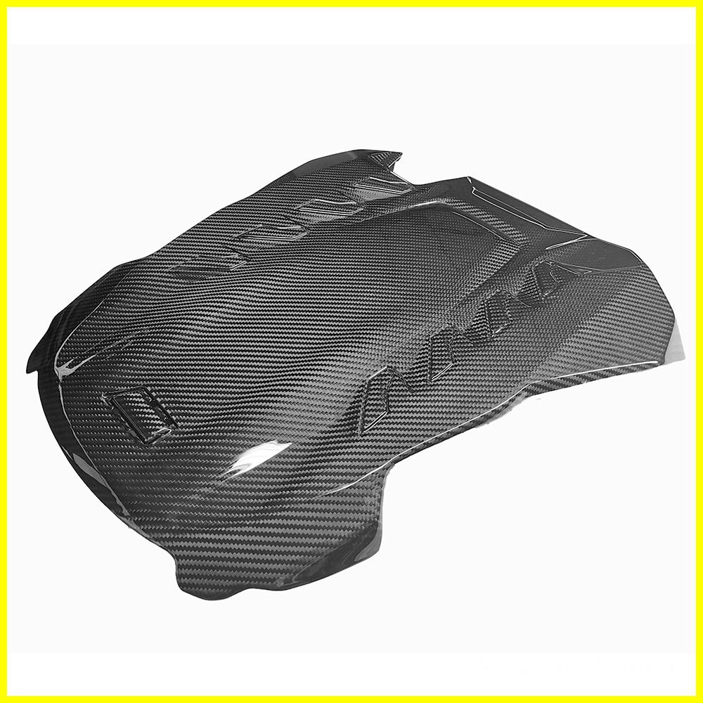 pièces de moto en fibre de carbone