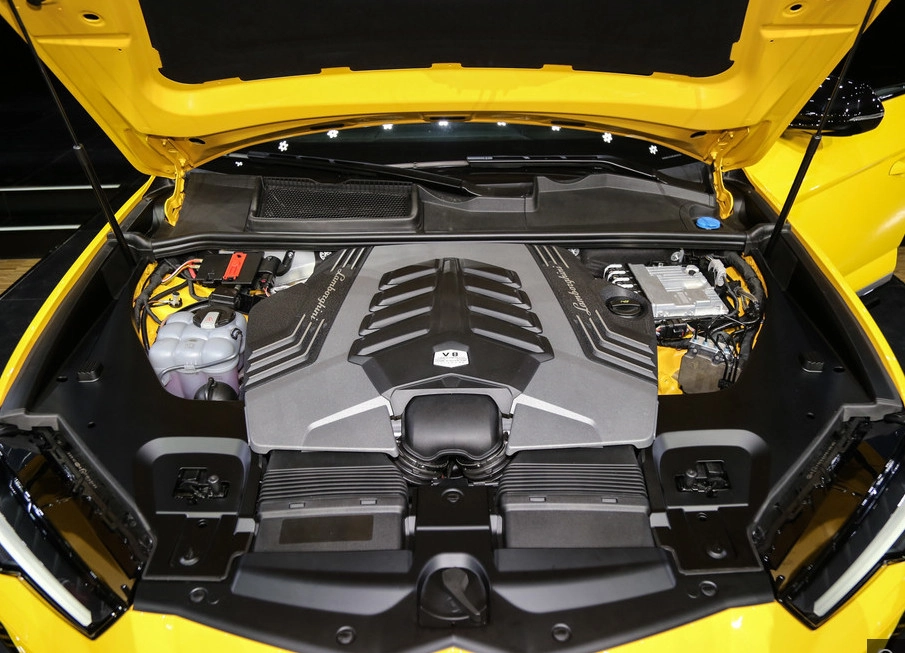 Urus engine bay pic