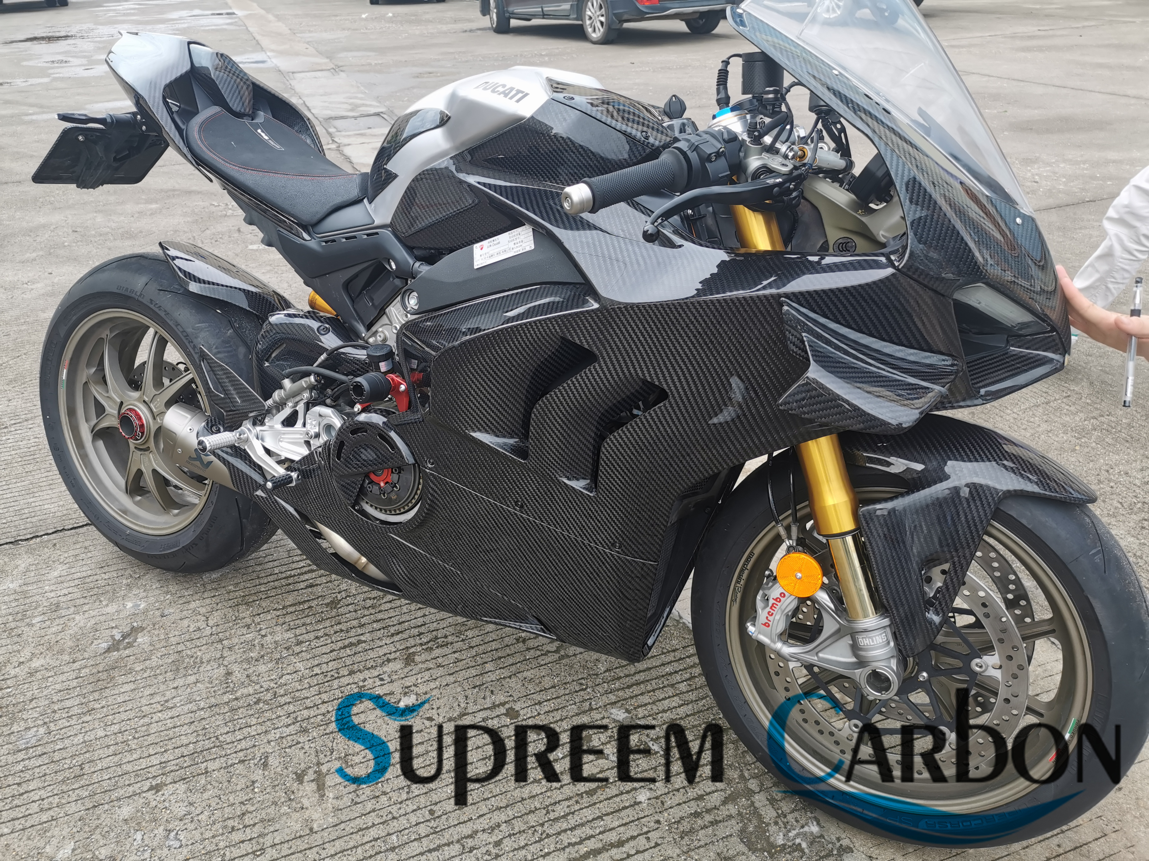 motorcycle carbon fiber