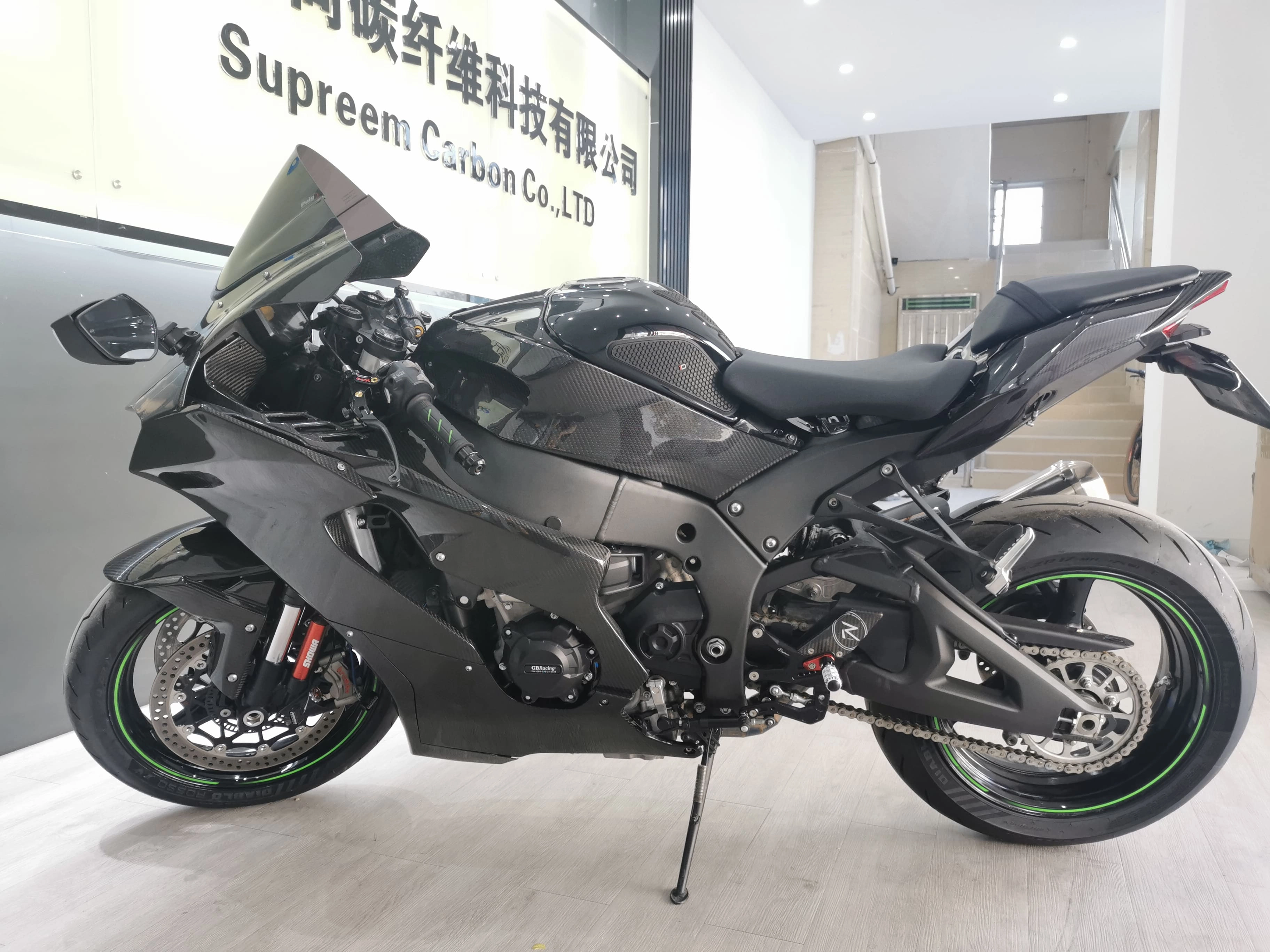 Kawasaki ZX10R Carbon Fiber Bodykits