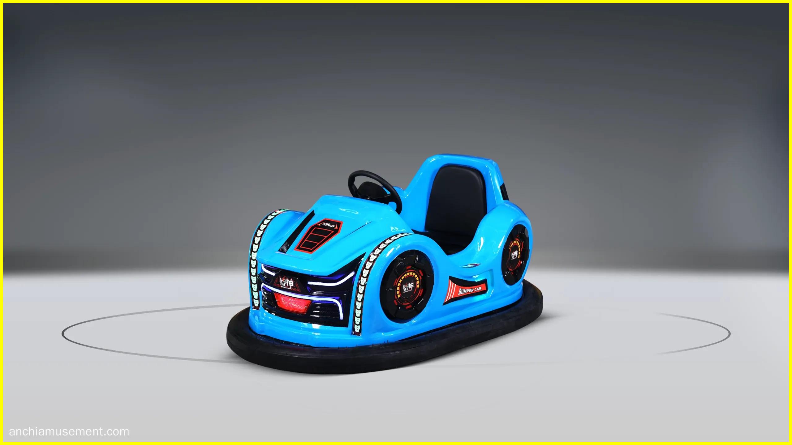 Coche de choque a batería con neumáticos inflables, color azul Coche de choque a batería con neumático inflable azul