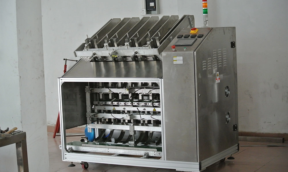 Automatic Facial Mask Filling Machine - FULUKE