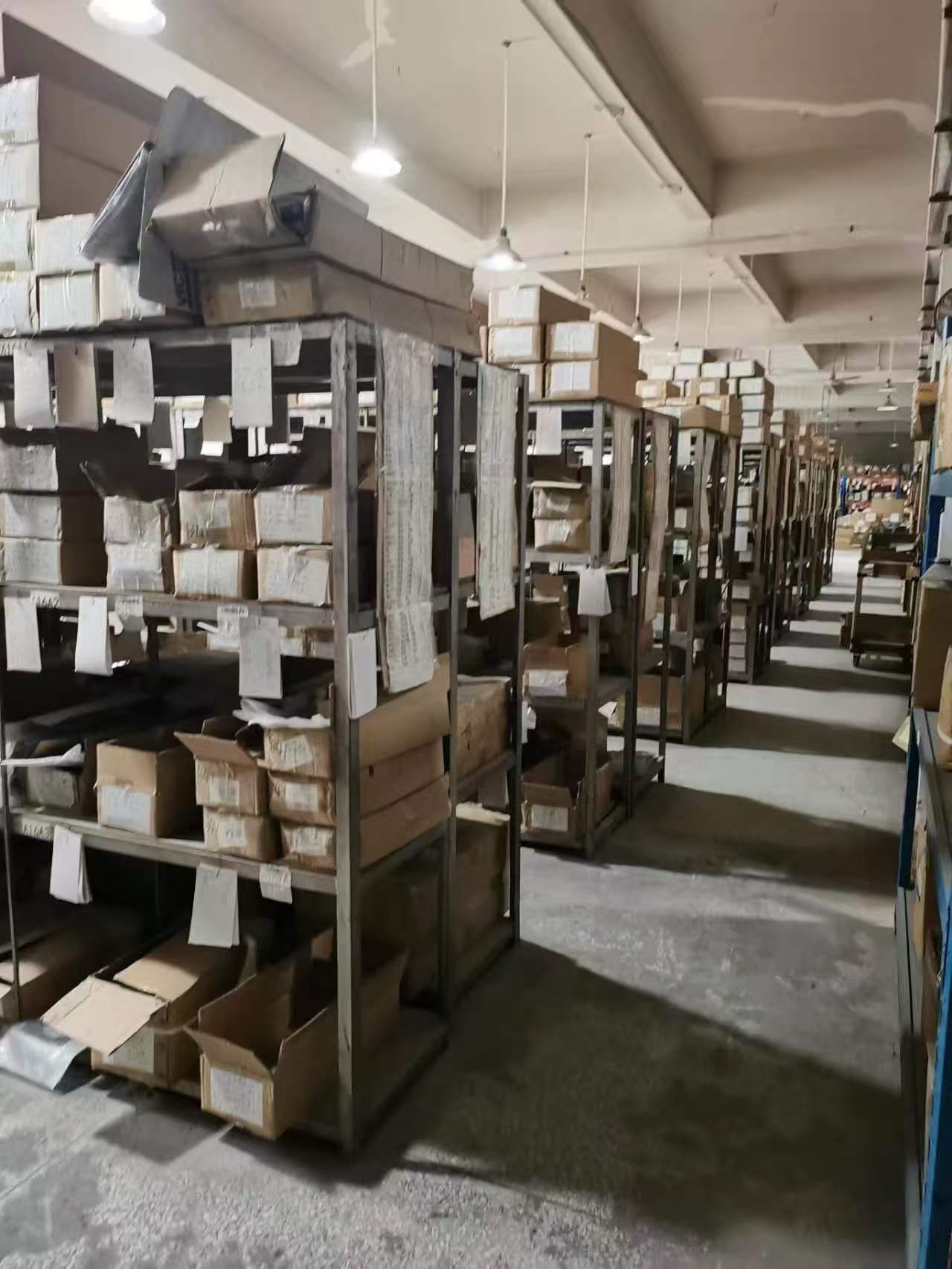 傅大汽配仓库产品展示 傅大汽配仓库产品包装