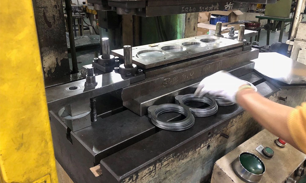 Punch-plate Punch plate