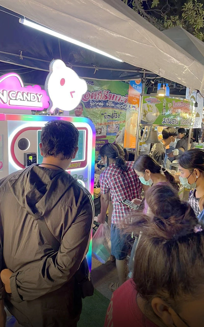 how does an ice cream vending machine work