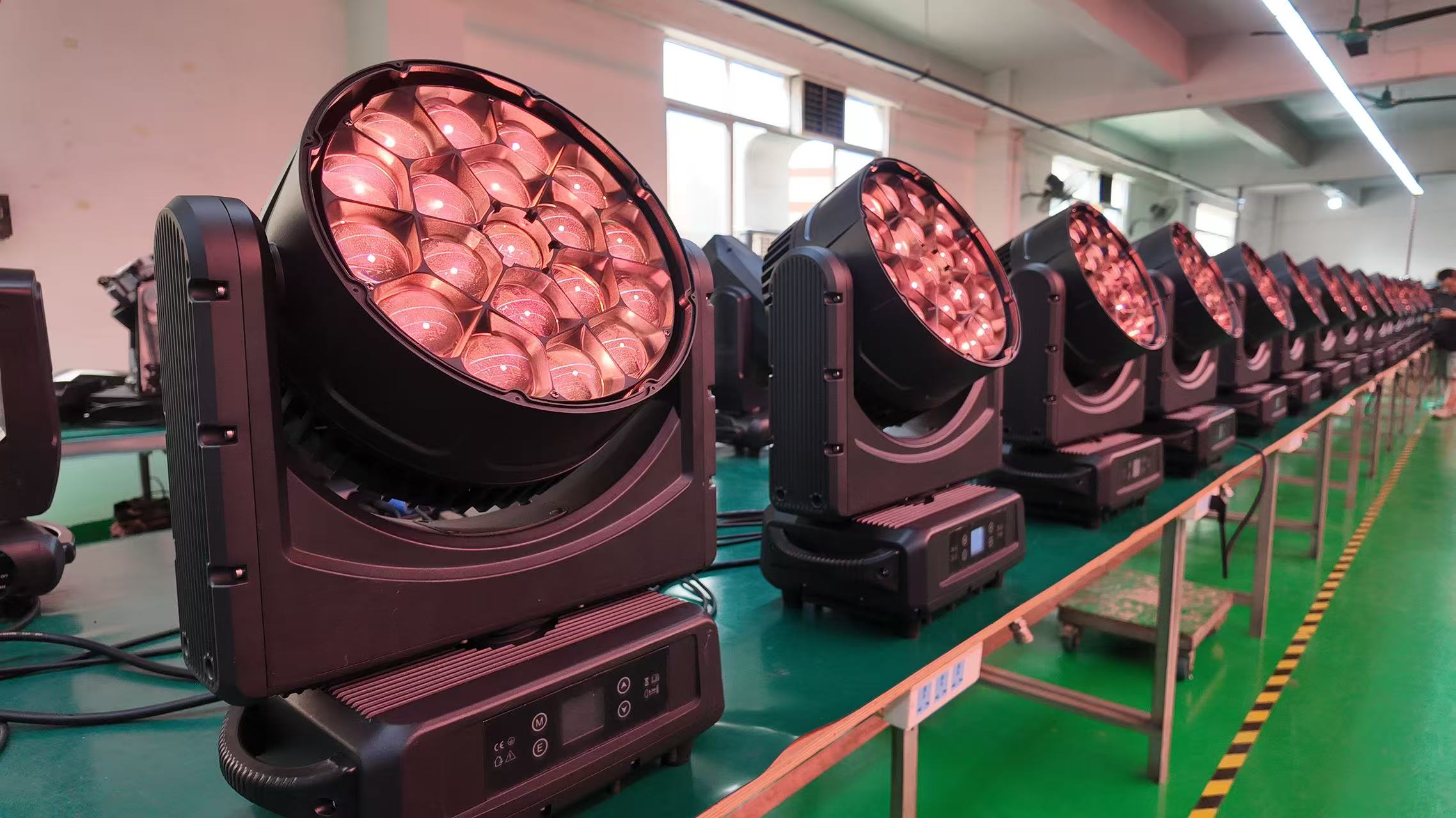 1940 bee eye moving head