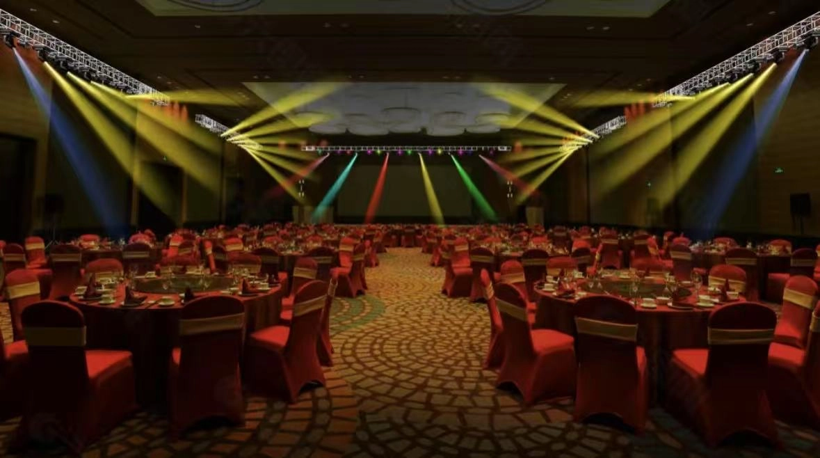3 in 1 moving head suitable for banquet hall - Vanray