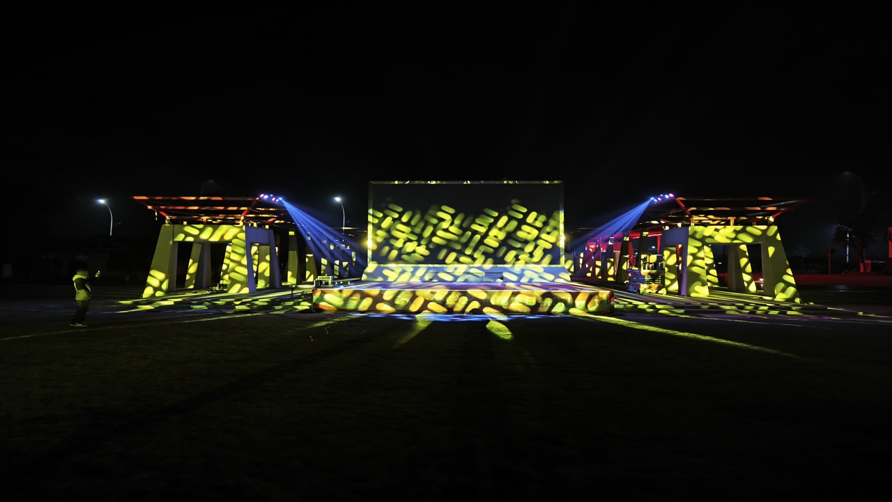 Explicación de las especificaciones del cabezal móvil con haz IP66, salida de lúmenes y clasificación IP