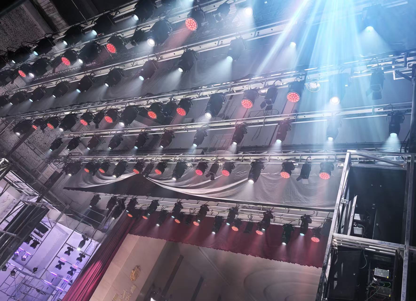 LED wash moving head vs LED spot moving head comparison