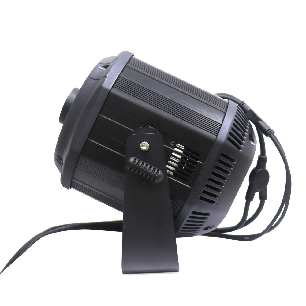 lumière LED ondulante sur l&#39;eau