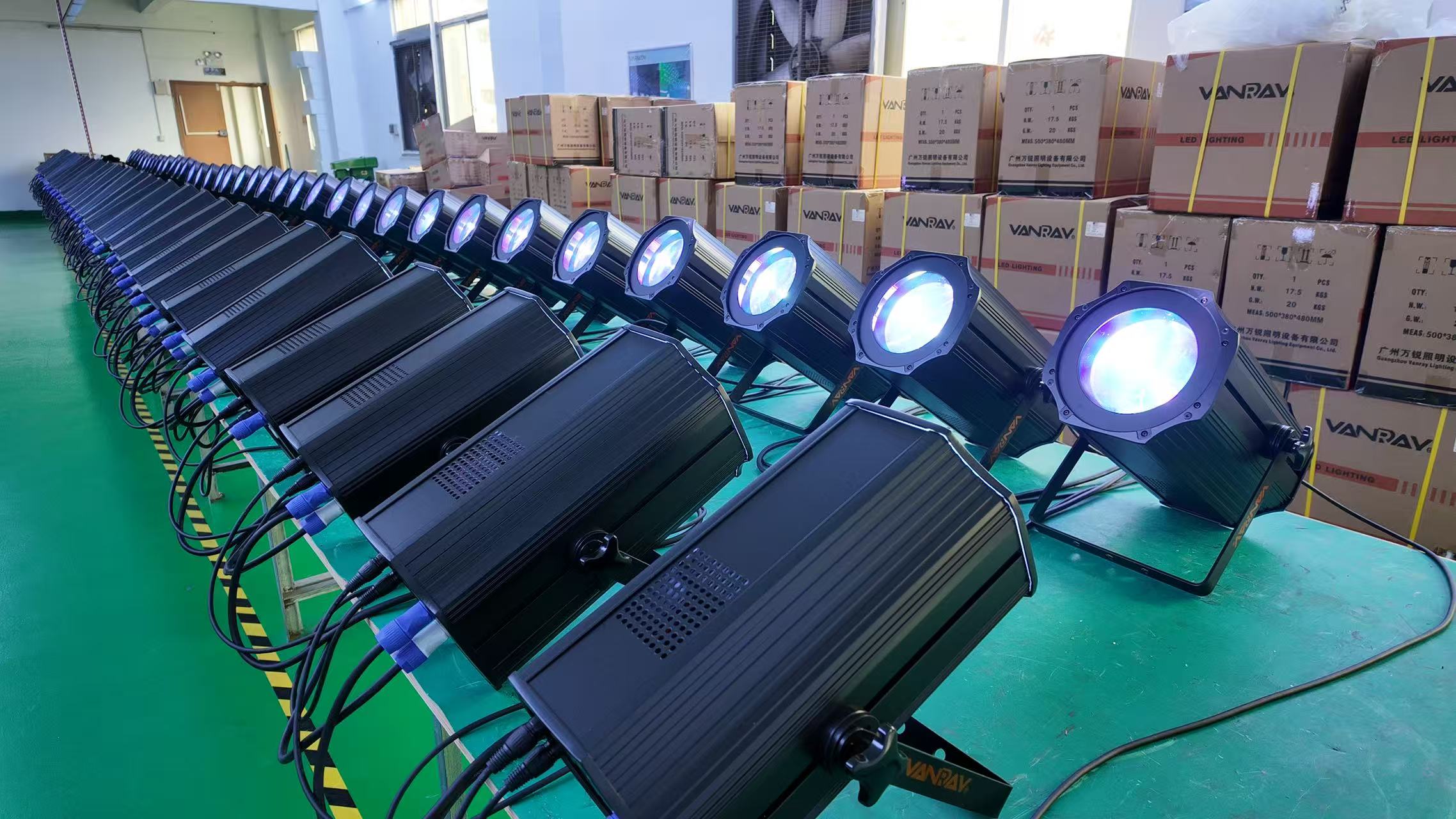 led zoom par light