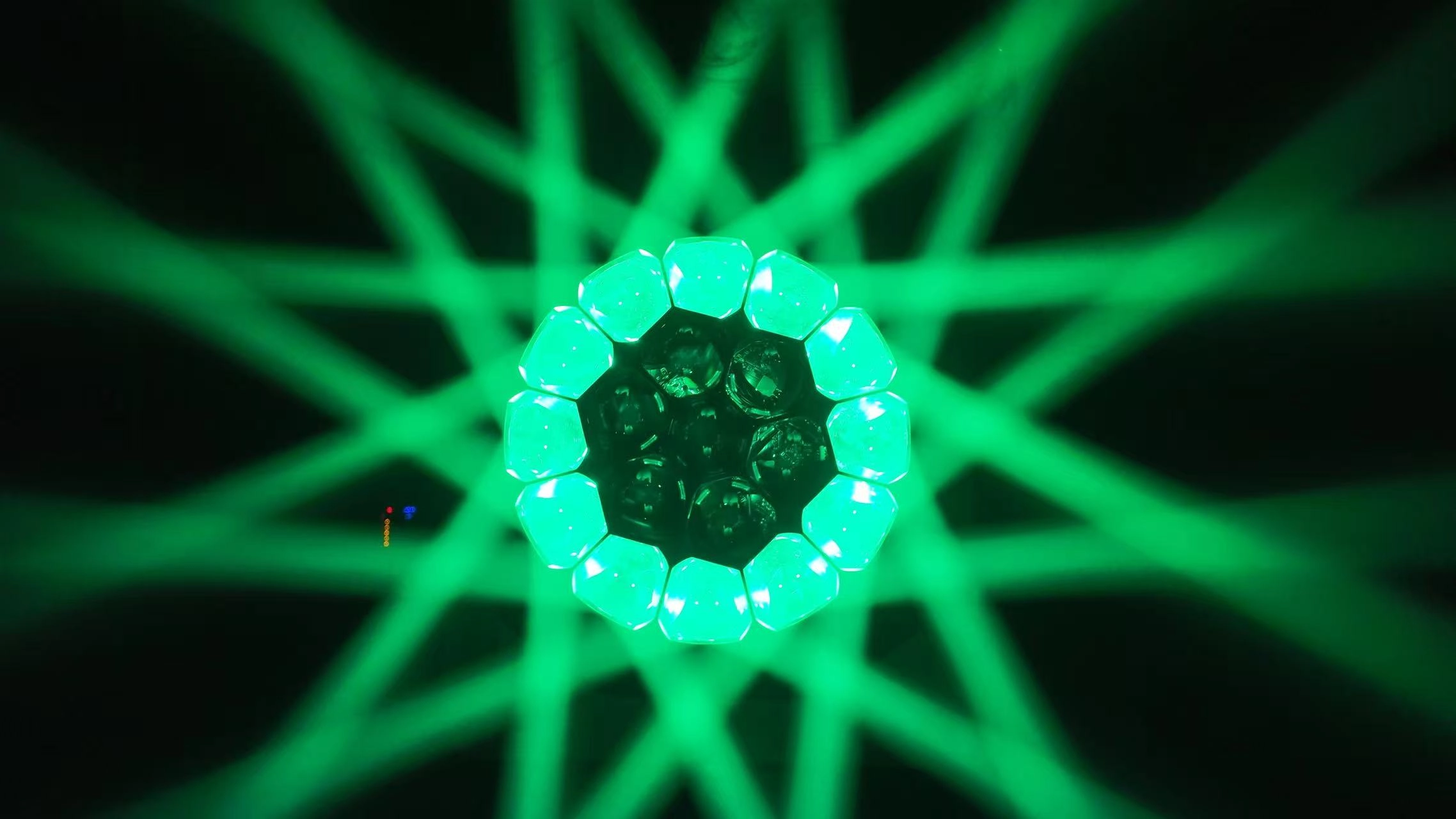 LEDズームウォッシュムービングヘッド - Vanray