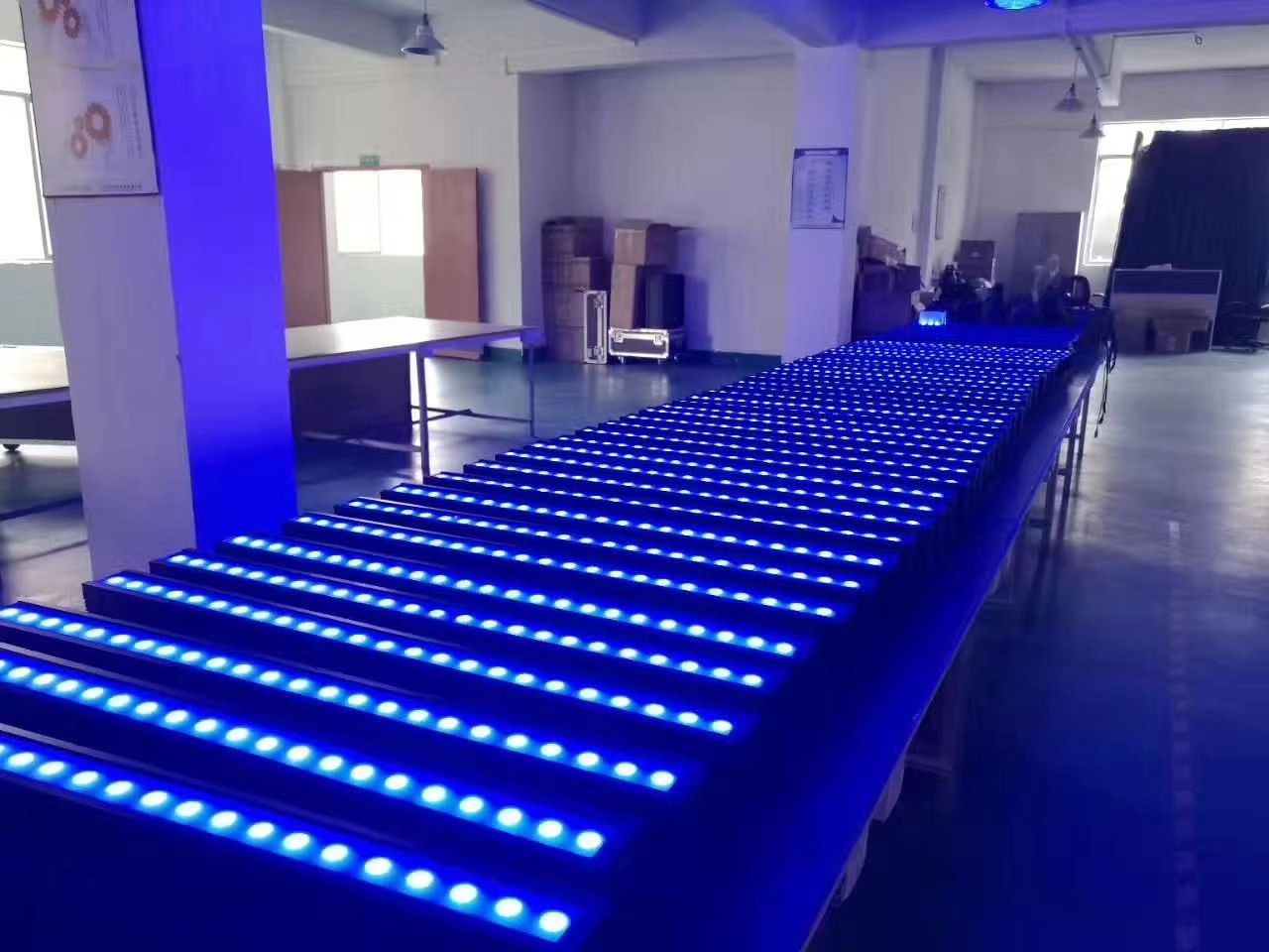 Applique murale linéaire à LED - Vanray