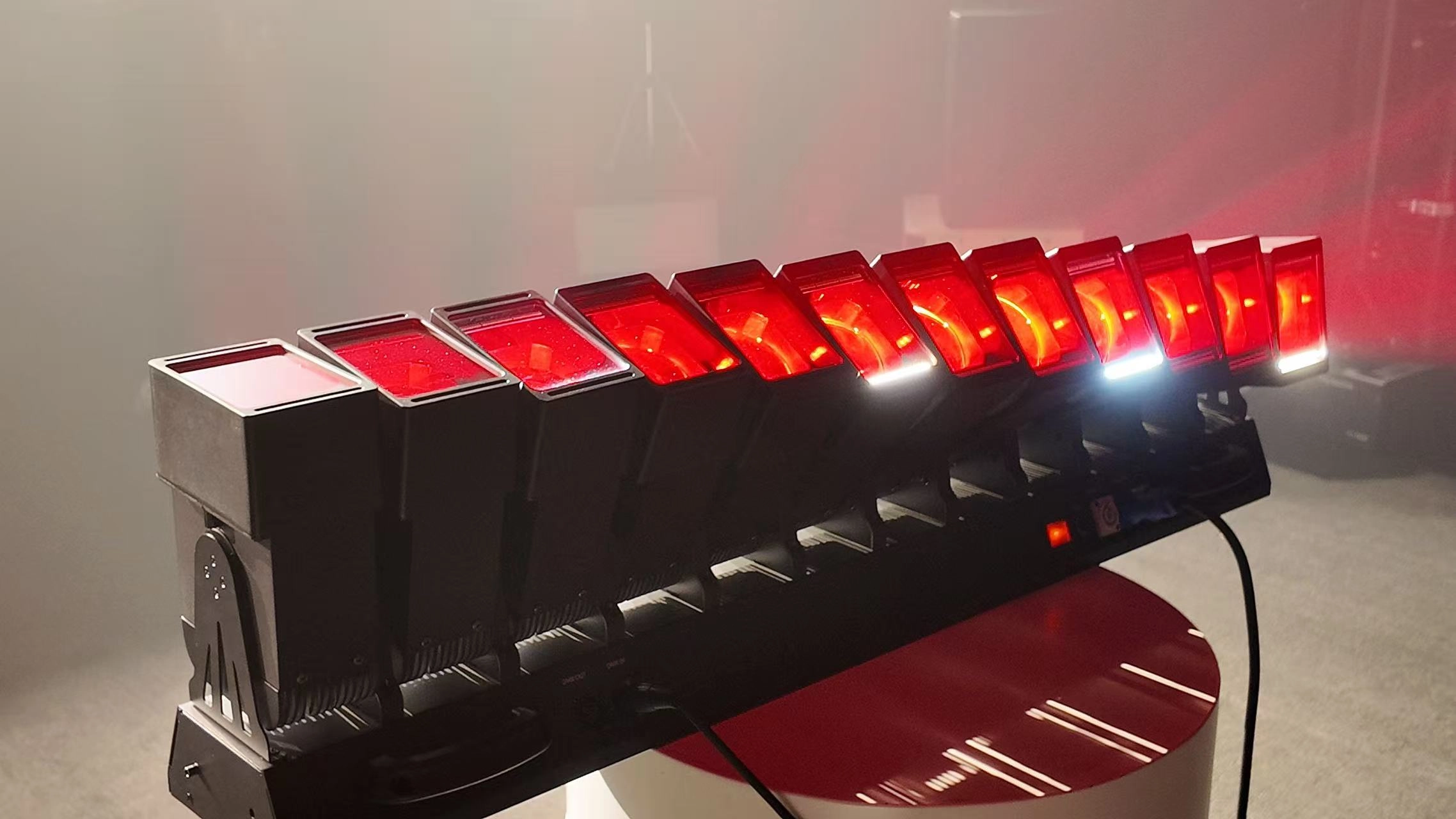 Moving Bar Zoom Effect Light - Vanray