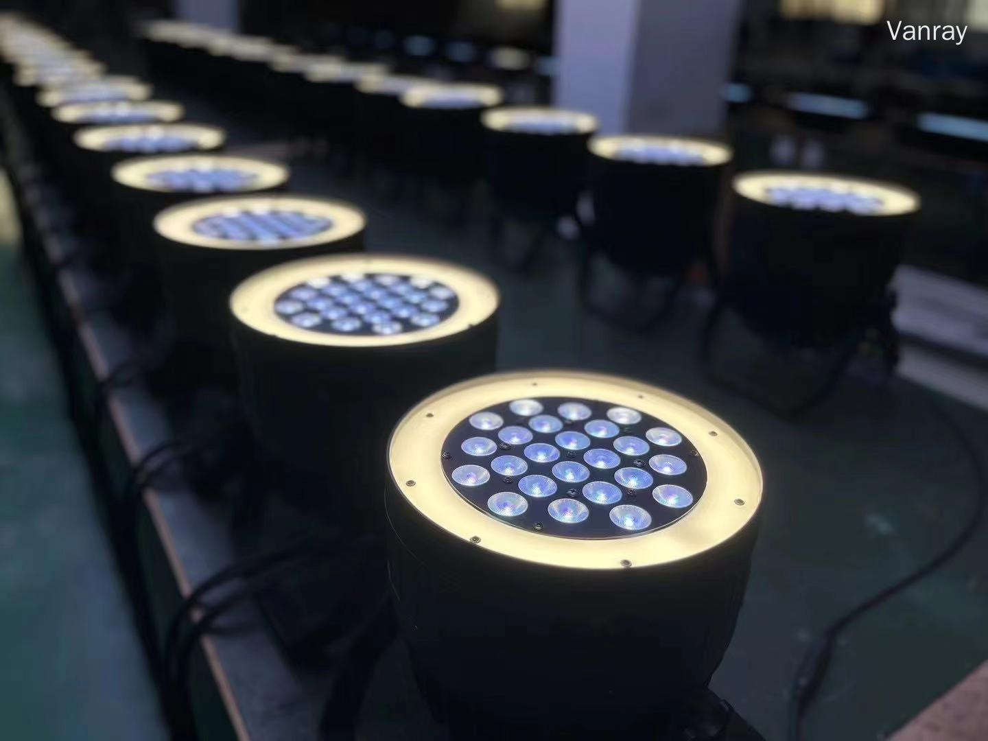 Par-Can-Lights-LED - Vanray Projecteurs LED PAR-CAN - Vanray