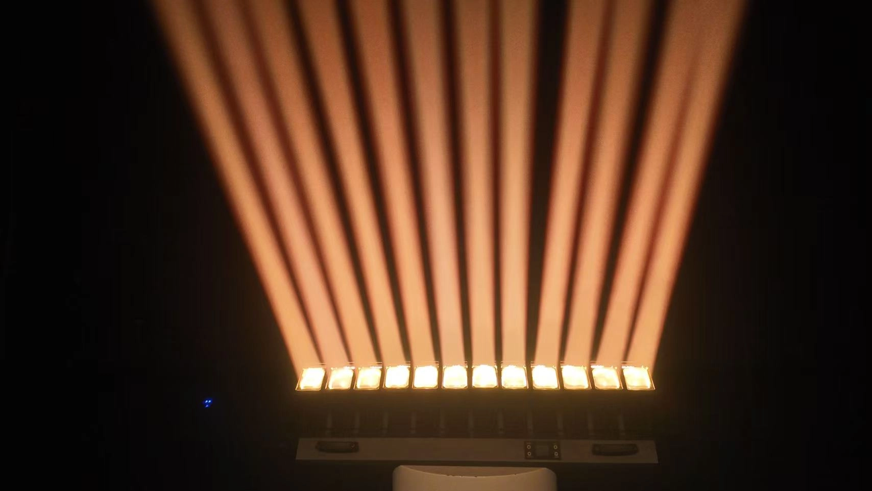 RGBW 4 in1 Moving Bar Light - Vanray